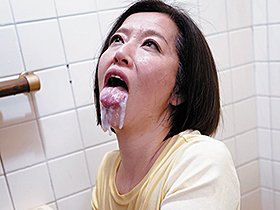 ママが甘えん坊のおしっこ手伝って、おっぱい飲ませてシコシコしてあげる。　サンプル画像05